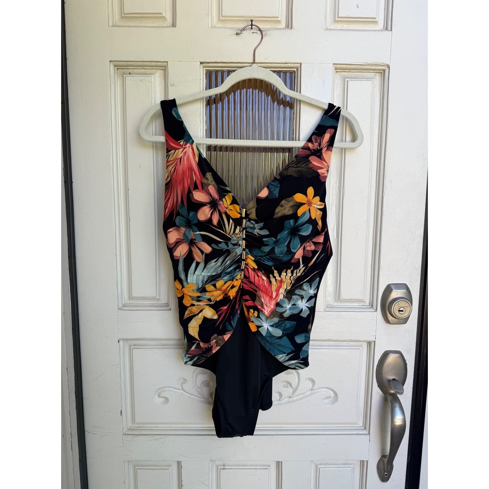 Miraclesuit Charmer Black Tropical Floral One Piece Swimsuit Size 14 6553169 NEW